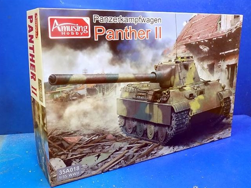 Amusing Hobby 35A018 Panzerkampfwagen Panther II 1/35