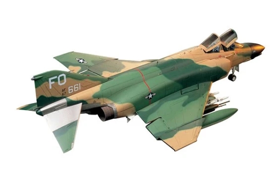 Tamiya 60305 PHANTOM II F-4 C/D  1/32