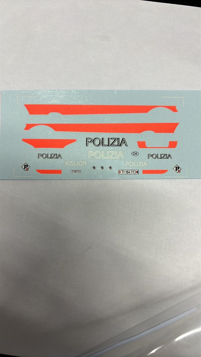 DMC Decals 43-100 POLITIA - Bucarest / Romania. VW Passat Variant V6.