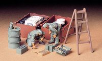 Tamiya 35180 German Tank Maintenance Crew - 1:35